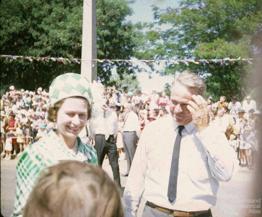 where did the queen visit in australia in 1963