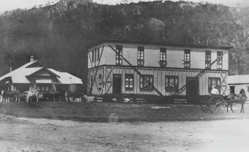 Moving the pub at Esk, c1906