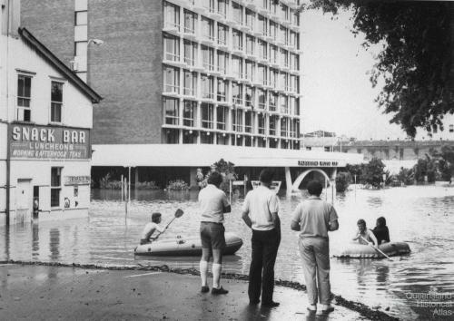 Alice Street, Brisbane, during 1974 flood