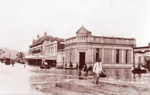 Going to work, Rockhampton flood, 1918