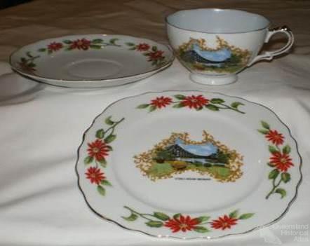 Story Bridge crockery set