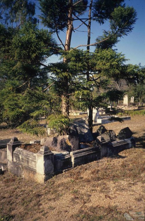 Toowong Cemetery, 1991