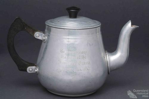 Tea pot