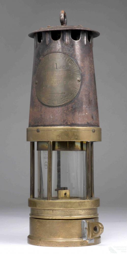 Miner's safety lamp 