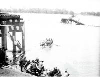 Crossing the Burdekin by boat, 1927