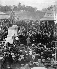 Unveiling the T. J. Byrnes statue, Brisbane 1902