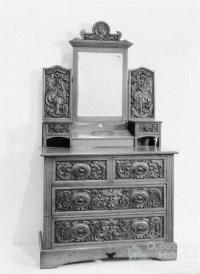 Silky oak dresser, 1907