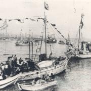 The pearling fleet leaves Kushimoto, 1953