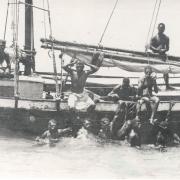 Pearl swimming diving with goggles, 1917